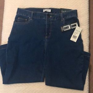 Ladies size 6 denim capri pants